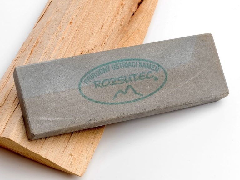 Přečtete si více ze článku Mám si koupit vodní kámen nebo diamantový?